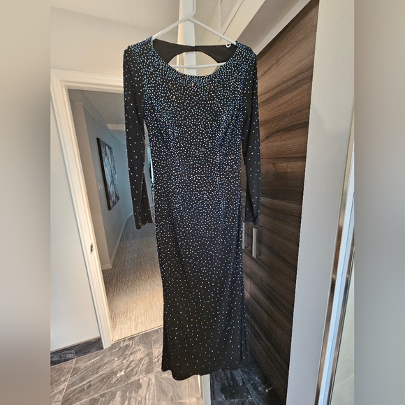 Gown -Sparkly -Medium - Picture 1 of 3